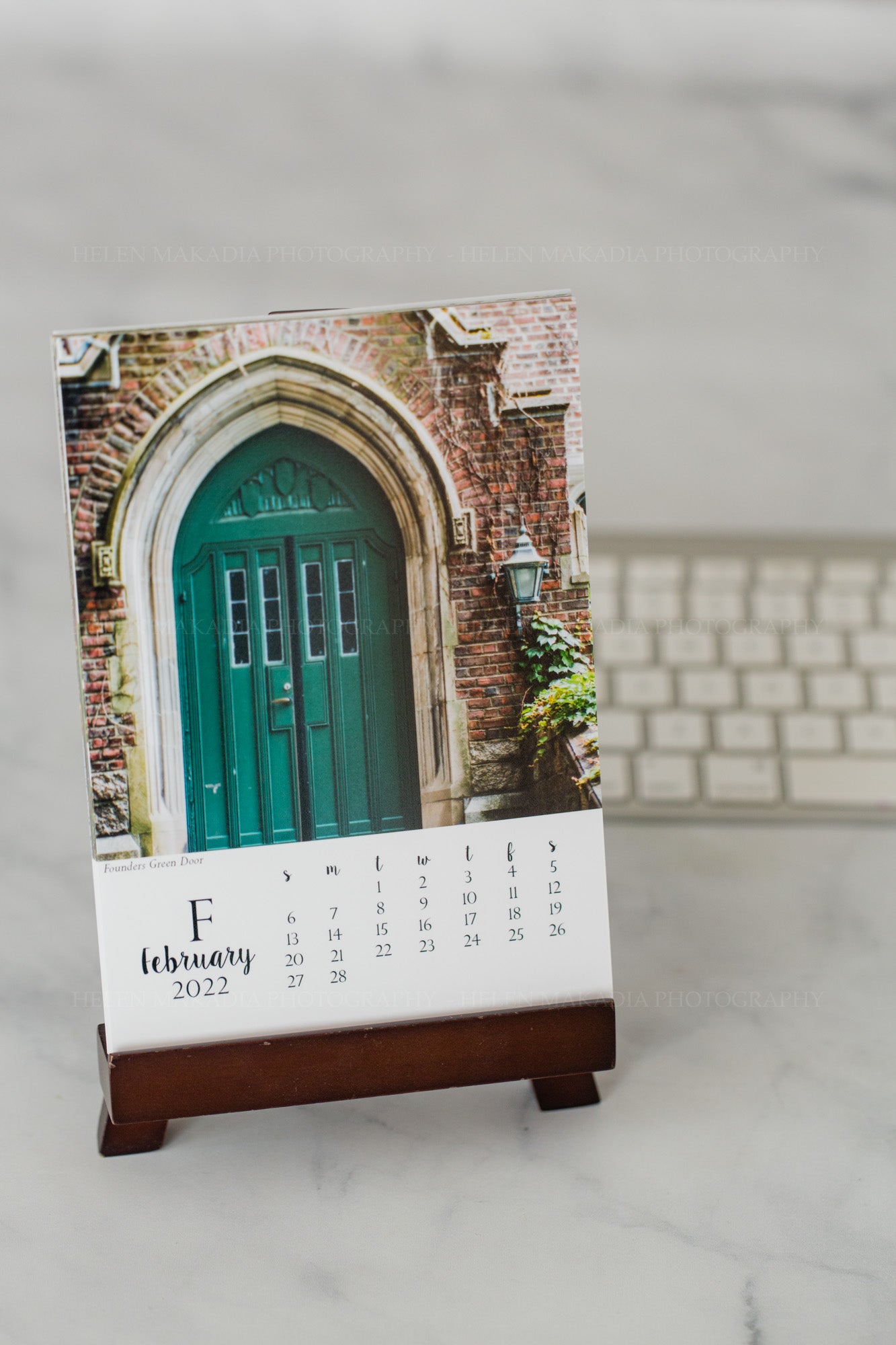 2022 Calendar displayed on easel idea