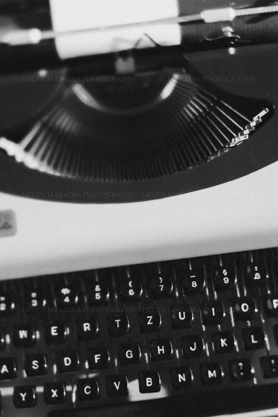 Photograph of the Annabella Typewriter in black and white